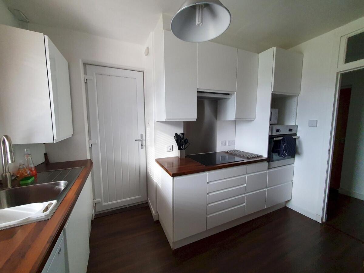 2 Bedroom, Free Parking & Netflix Near Hospitals Aberdeen Esterno foto