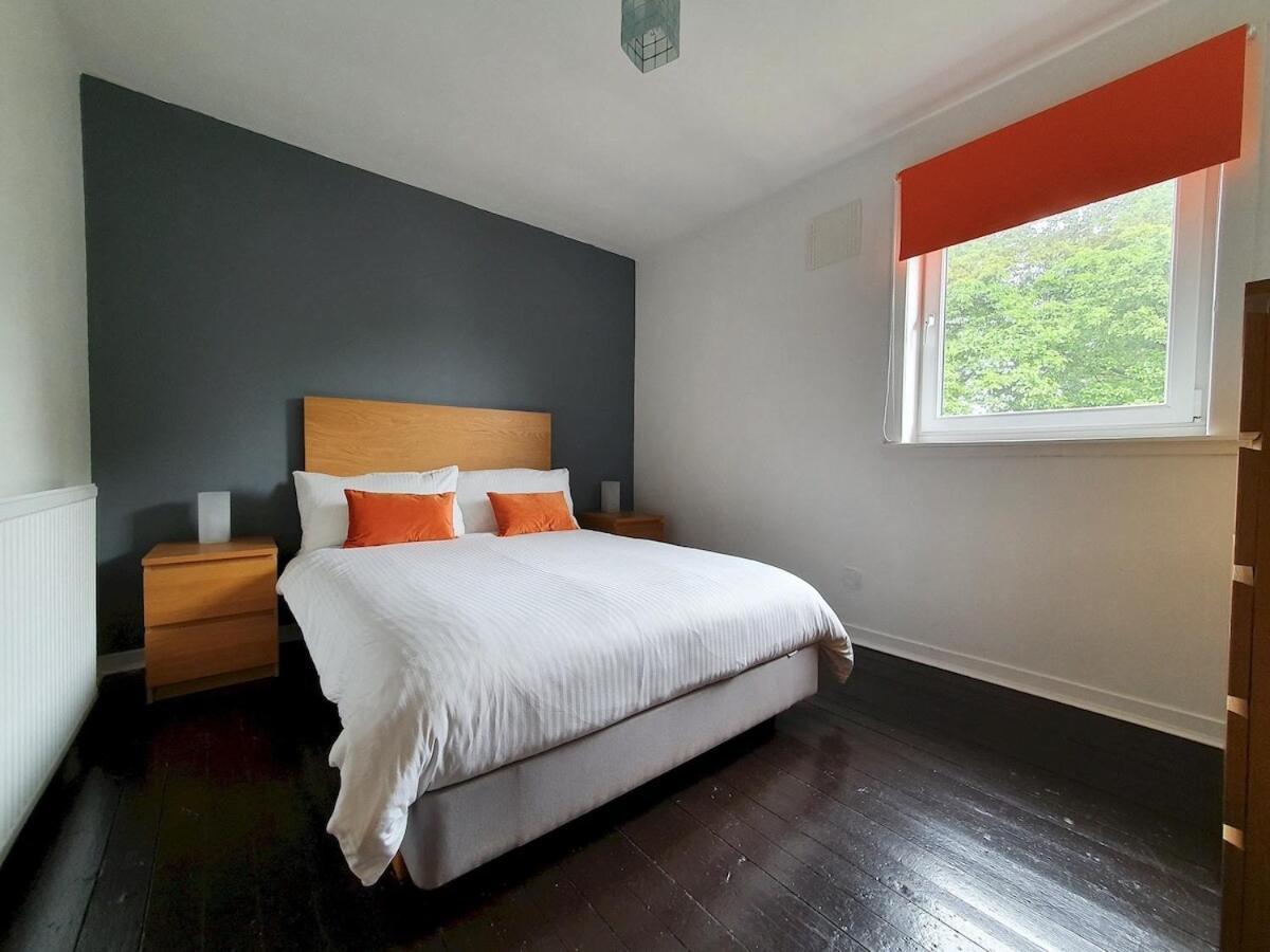 2 Bedroom, Free Parking & Netflix Near Hospitals Aberdeen Esterno foto